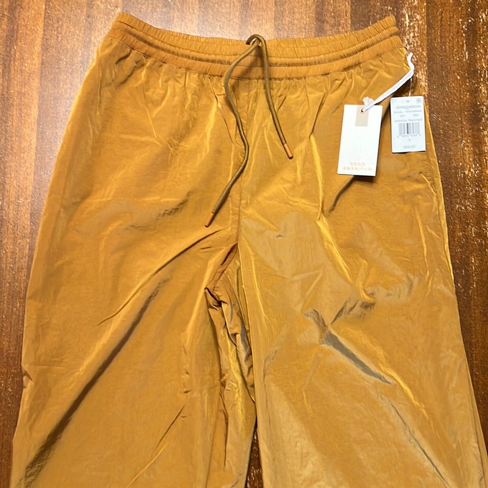 NWT Good American Essential Track Pant. Size 1.